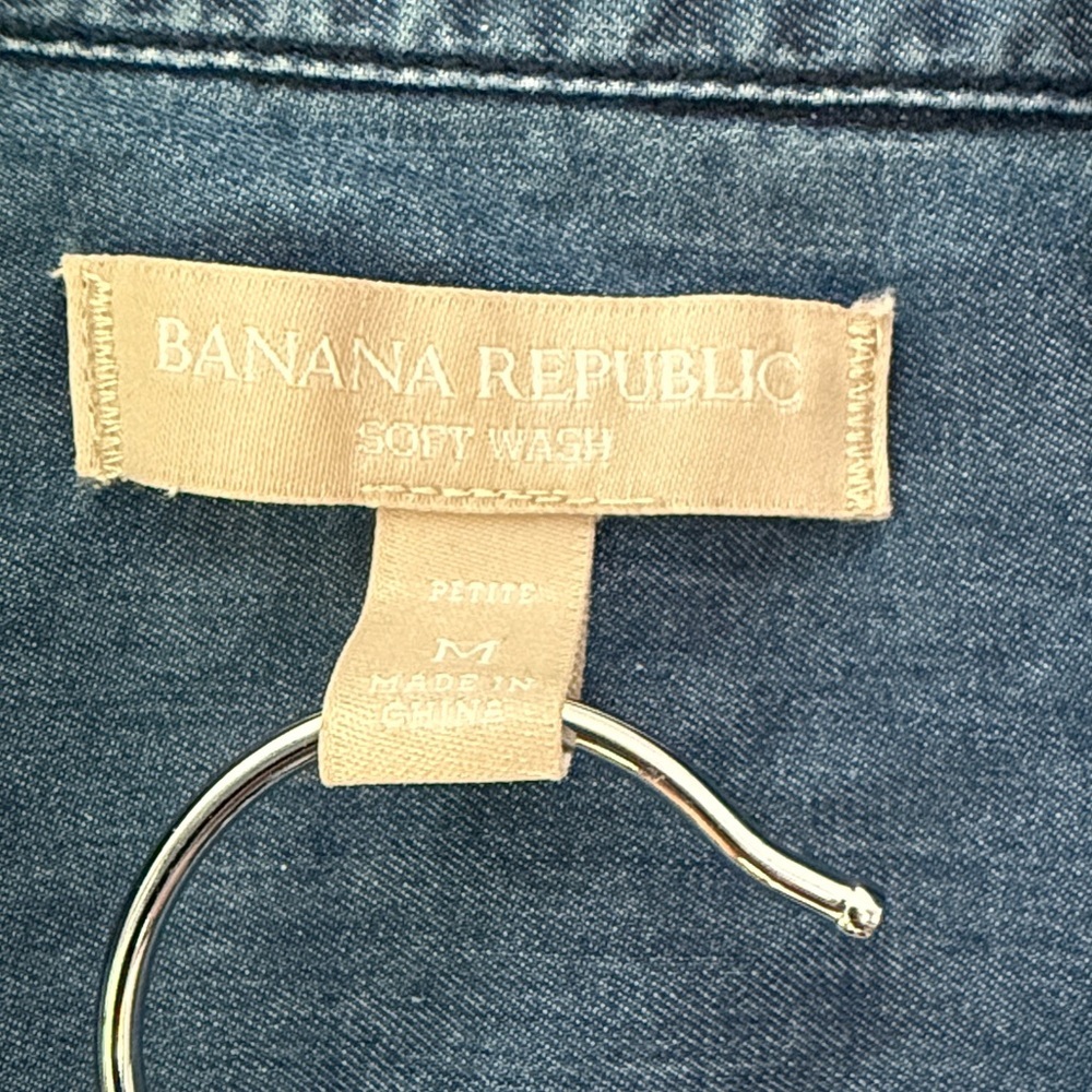 Banana Republic Soft Wash Denim Shirt size M - Picture 2 of 7